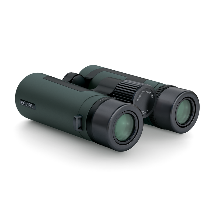 Green binoculars with GQUEEN branding on a white background