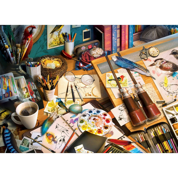 Artistic workspace with绘画工具和艺术品